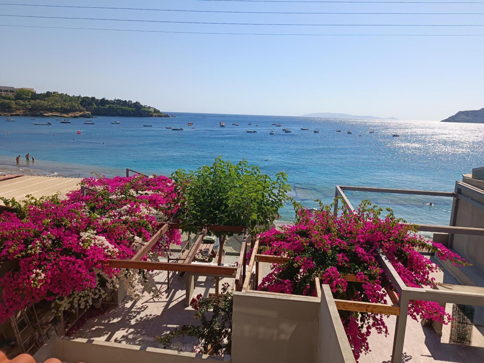 Buganvilla Sea View Apts Agia Pelagia  Bagian luar foto